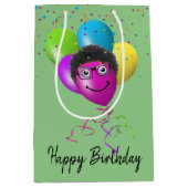 Funny Birthday Balloon Face on Green Medium Cadeauzakje (Voorkant)