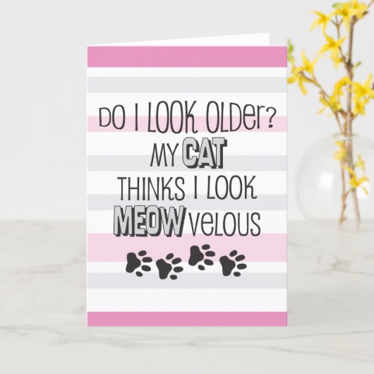 Funny Birthday PINK - CAT Slogan Kaart (Gele Bloem)