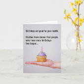 Funny Birthday Quote met Cupcake Kaart (Gele Bloem)