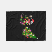 Funny Black Cat Gift Pushing Christmas Tree Over C Fleece Deken (Voorkant (Horizontaal))