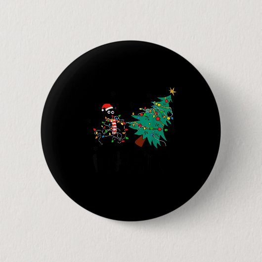 Funny Black Cat Gift Pushing Christmas Tree Over C Ronde Button 5,7 Cm (Voorkant)