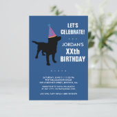Funny Black Lab Dog Birthday Party Invitation Kaart (Staand voorkant)
