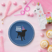 Funny Black Lab Dog Custom Birthday Papieren Bordje (Feest)