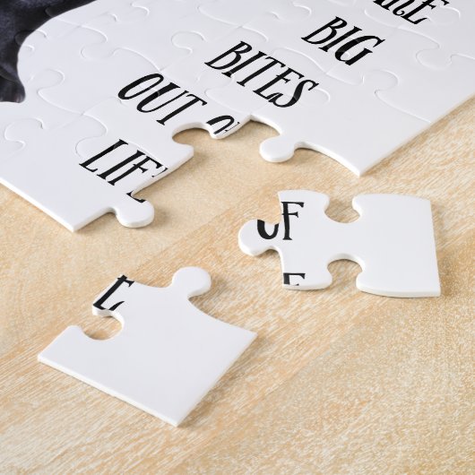 Funny Black Pug Haal grote bites uit het leven Legpuzzel (Zijkant)