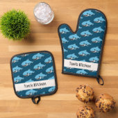 funny blue shark (name) ovenwant & pannenlap set (Top down)