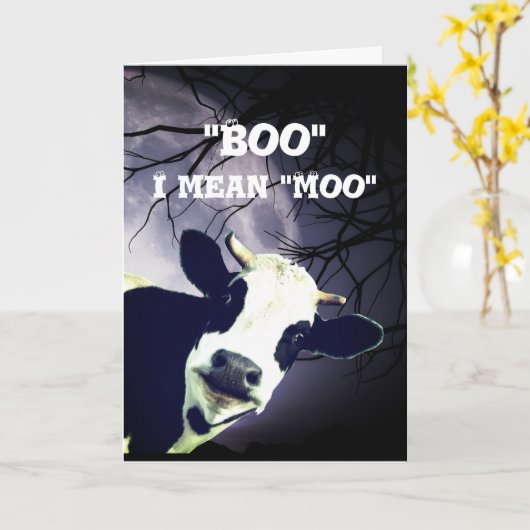 Funny Boo Ik bedoel Moo Koe Moon Halloween Kaart (Gele Bloem)