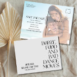 Funny Booze Food Photo Wedding Save the Date Aankondigingskaart<br><div class="desc">Grappig "Booze,  food and bad dance bewegingen"-typografie met een fotobruiloft,  behalve de date briefkaarten. Pas met uw foto op de rug en uw trouwdetails aan gebruikend de sjabloon. De perfecte redding van de datum voor het leuke koppel.</div>