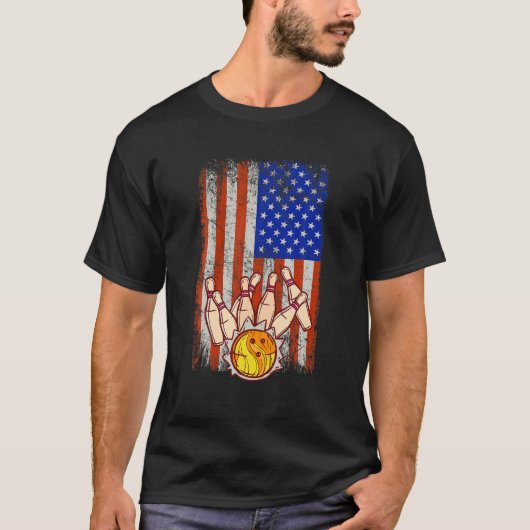 Funny Bowler geeft Amerikaanse vlag Bowling T T-shirt (Voorkant)