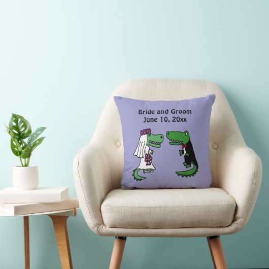 Funny Bride en Groom Alligator Wedding Art Kussen (Stoel)