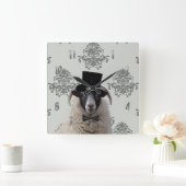 Funny bridegroom schaap bovenin vierkante klok (Huis)