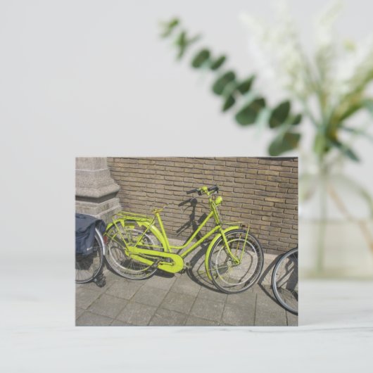 Funny Bright Yellow Bicycle Briefkaart (Staand voorkant)