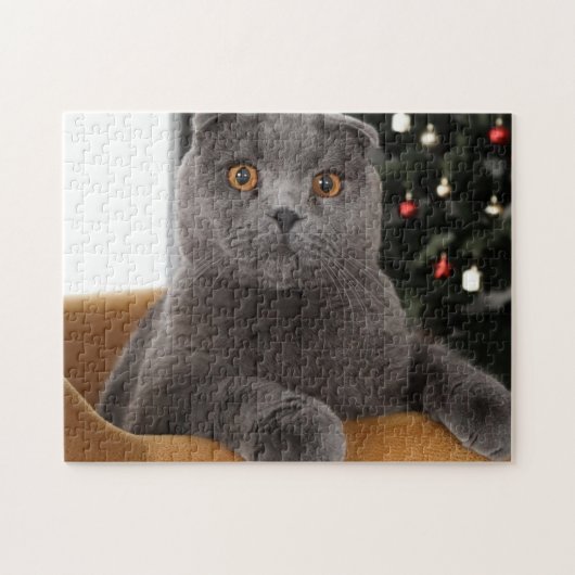 Funny British cat and christmas tree Legpuzzel (Horizontaal)