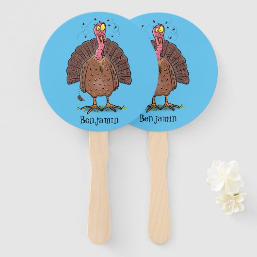 Funny brown farmyard turkey met vliegende cartoon handwaaier (Voorkant en achterkant)