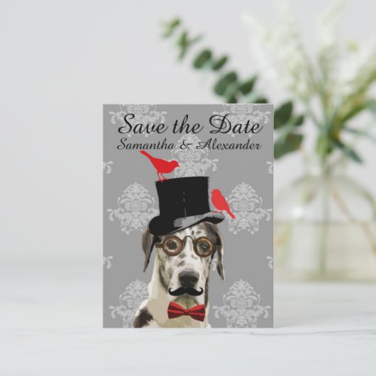 Funny bruiloft groom dog redt de datum aankondigingskaart (Staand voorkant)