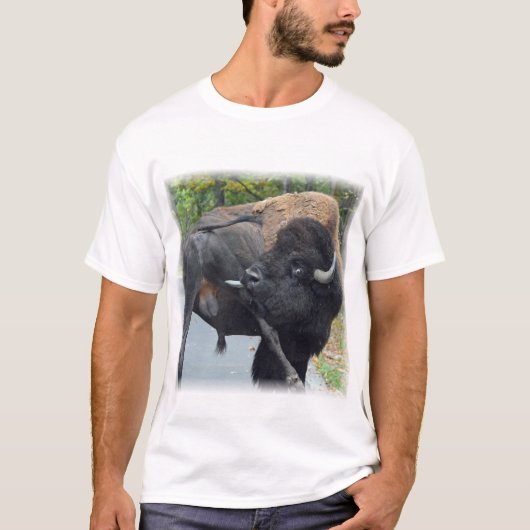 Funny Bull Bison met zijn testikels T-shirt (Voorkant)