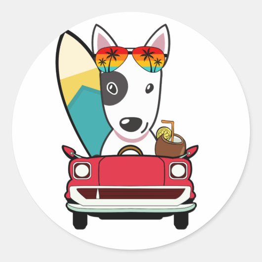 Funny Bull Terrier Dog rijdt naar het strand Ronde Sticker (Voorkant)