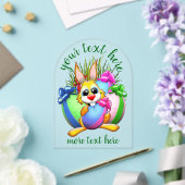 Funny Bunny biting an Easter Egg Acryl Uitnodigingen (Insitu (Huwelijk))