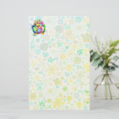 Funny Bunny biting an Easter Egg Briefpapier (Staand voorkant)