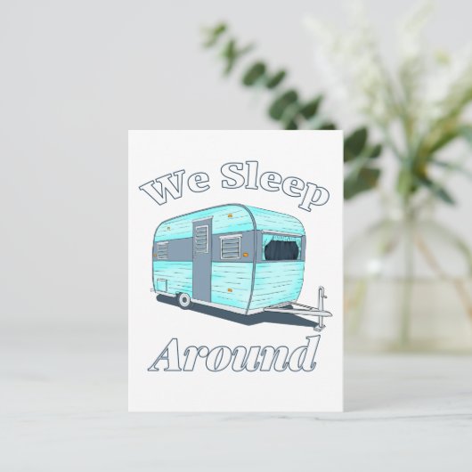 Funny Camping We slapen rond RV Briefkaart (Staand voorkant)
