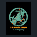 Funny Capricorn Zodiac Star Astrology Birthday Poster<br><div class="desc">Capricorn zodiac ster en symbool. retrospectief ontwerp voor degenen die in december of januari zijn geboren. Koel en grappige verjaardagsfeestartikelen voor Capricorn baby, koning, koningin, prinses en het leven van het feest. Ideaal voor diegenen die van constellatie, astrologie, sterrenteken en horoscoop houden. Geweldig kerstcadeau en verjaardagscadeau voor zoon, dochter, vrienden,...</div>
