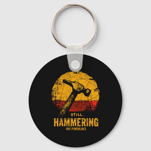 Funny Carpenter Still Hammering Out Punchlines Vin Sleutelhanger (Voorkant)