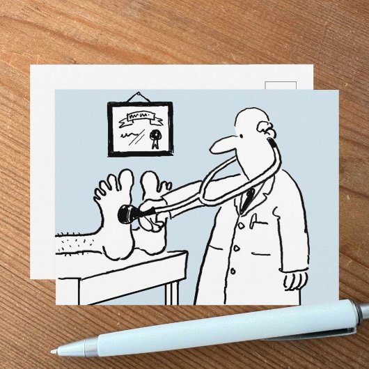 Funny Cartoon Doctor Using Stethoscoop on Patient Briefkaart