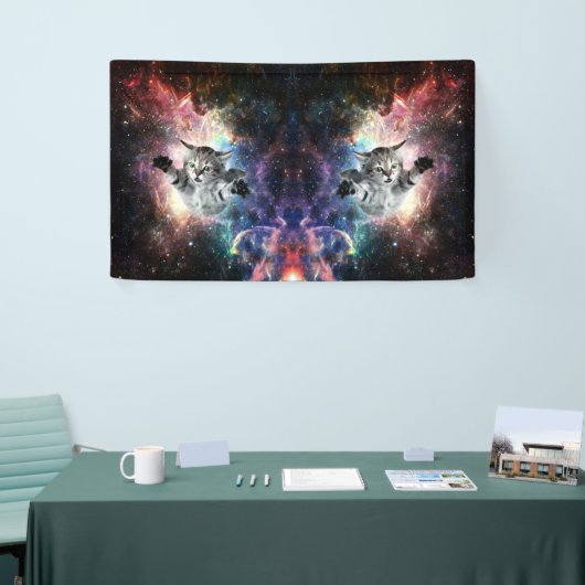 Funny cat in de ruimte spandoek (Beurs)