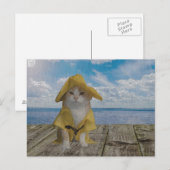 Funny Cat/Kat in Gele Slicker Briefkaart (Voorkant / Achterkant)
