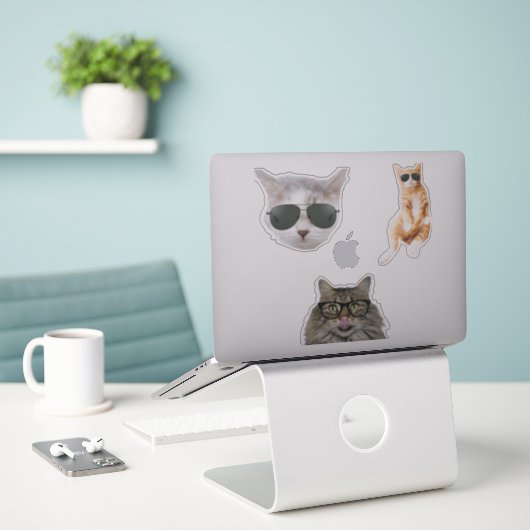 Funny Cat Memes Sticker (Laptop op bureau)