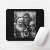Funny Cat Santa Bigfoot Alien Christmas Selfie Tee Muismat (Met muis)