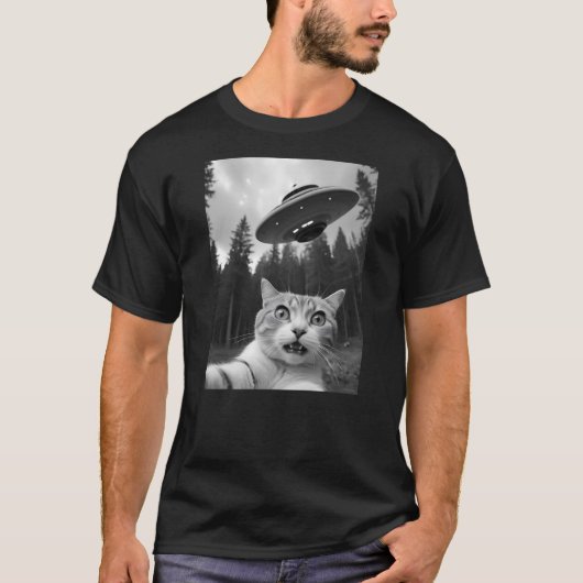 Funny Cat Selfie with UFO Alien T-shirt (Voorkant)