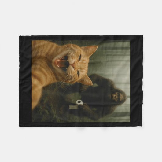 Funny Cat Surprised Happy Selfie With Bigfoot Sasq Fleece Deken (Voorkant (Horizontaal))