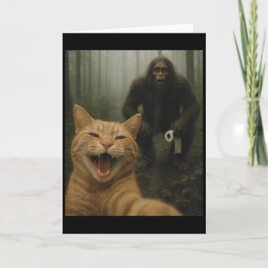 Funny Cat Surprised Happy Selfie With Bigfoot Sasq Kaart (Voorkant)