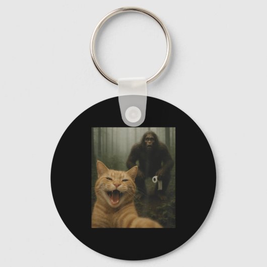 Funny Cat Surprised Happy Selfie With Bigfoot Sasq Sleutelhanger (Voorkant)