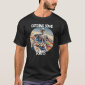 Funny Catching some Rays Skeleton T-Shirt (Voorkant)