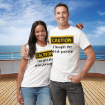 Funny Caution Gekocht Drink Pakket Cruise T-shirt<br><div class="desc">Dit ontwerp werd gecreeerd door digitale kunst. U kunt de stijl van dit shirt veranderen door Meer > onder de stijloptie te kiezen. Het kan worden gepersonaliseerd door op de aanpassingsknop te klikken en de kleur te wijzigen, een naam, initialen of je favoriete woorden toe te voegen. Neem contact met...</div>