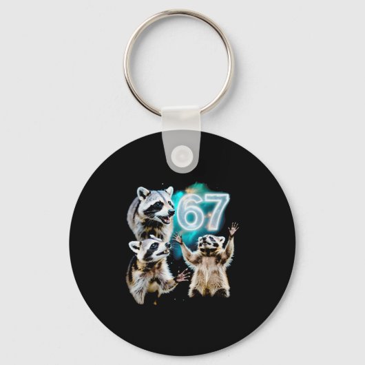 Funny Chaotic Raccoon Howling At 67 Cosmic Six Sev Sleutelhanger (Voorkant)