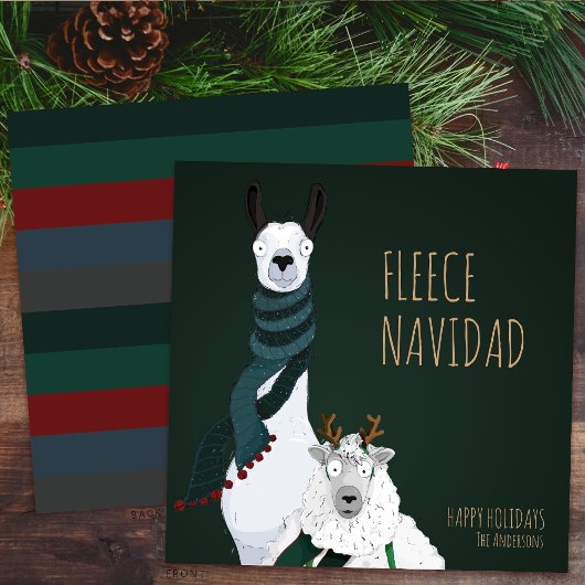 Funny Chic Festive “Fleece Navidad” Pun Feestdagenkaart