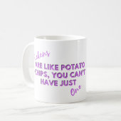 Funny Chicken Quote: Kippen Aardappelchips Paarse Koffiemok (Voorkant links)