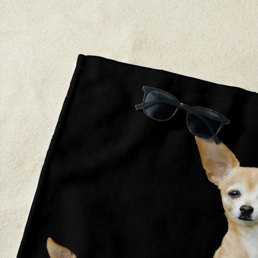 Funny Chihuahua Dog Cute Tan White Psychedelic Strandlaken (In situ)