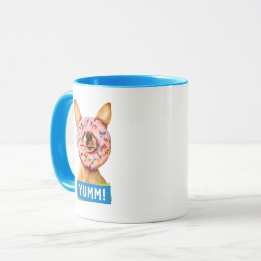 Funny Chihuahua Dog met Sprinkle Donut op Nose Mok (Voorkant links)