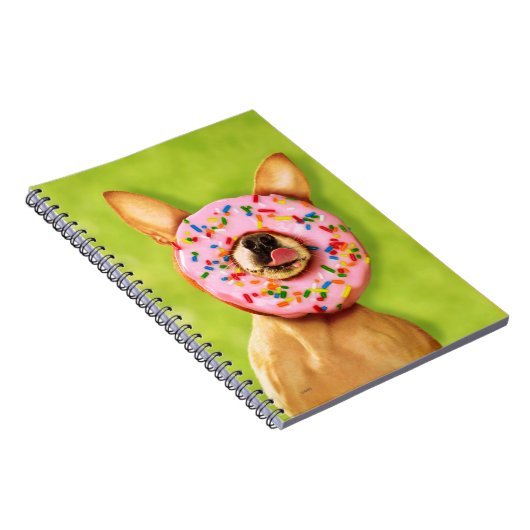 Funny Chihuahua Dog met Sprinkle Donut op Nose Notitieboek (Rechterzijde)