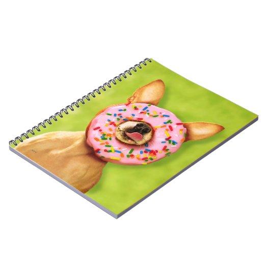 Funny Chihuahua Dog met Sprinkle Donut op Nose Notitieboek (Linkerzijde)