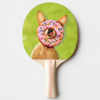 Funny Chihuahua Dog met Sprinkle Donut op Nose Tafeltennisbatje