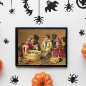  Funny Children Bobbing for Apples op party Kaart