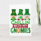 Funny Chillin met mijn Gnomies St Patricks Day Kaart (Voorkant)