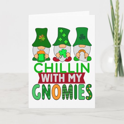 Funny Chillin met mijn Gnomies St Patricks Day Kaart (Voorkant)