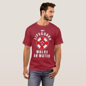 Funny Christelijk Apparel - Lifeguard loopt door T-shirt (Voorkant volledig)