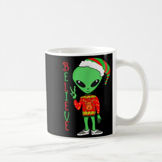 Funny Christmas Alien Ugly Sweater I Believe Santa Koffiemok (Rechts)