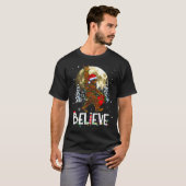 Funny Christmas Xmas Bigfoot Believe Sasquatch In  T-shirt (Voorkant volledig)
